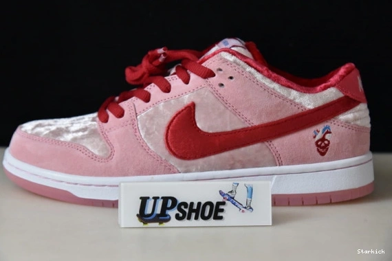 CT2552-800 Nike Skateboards Low Dunk StrangeLove  SB 0309